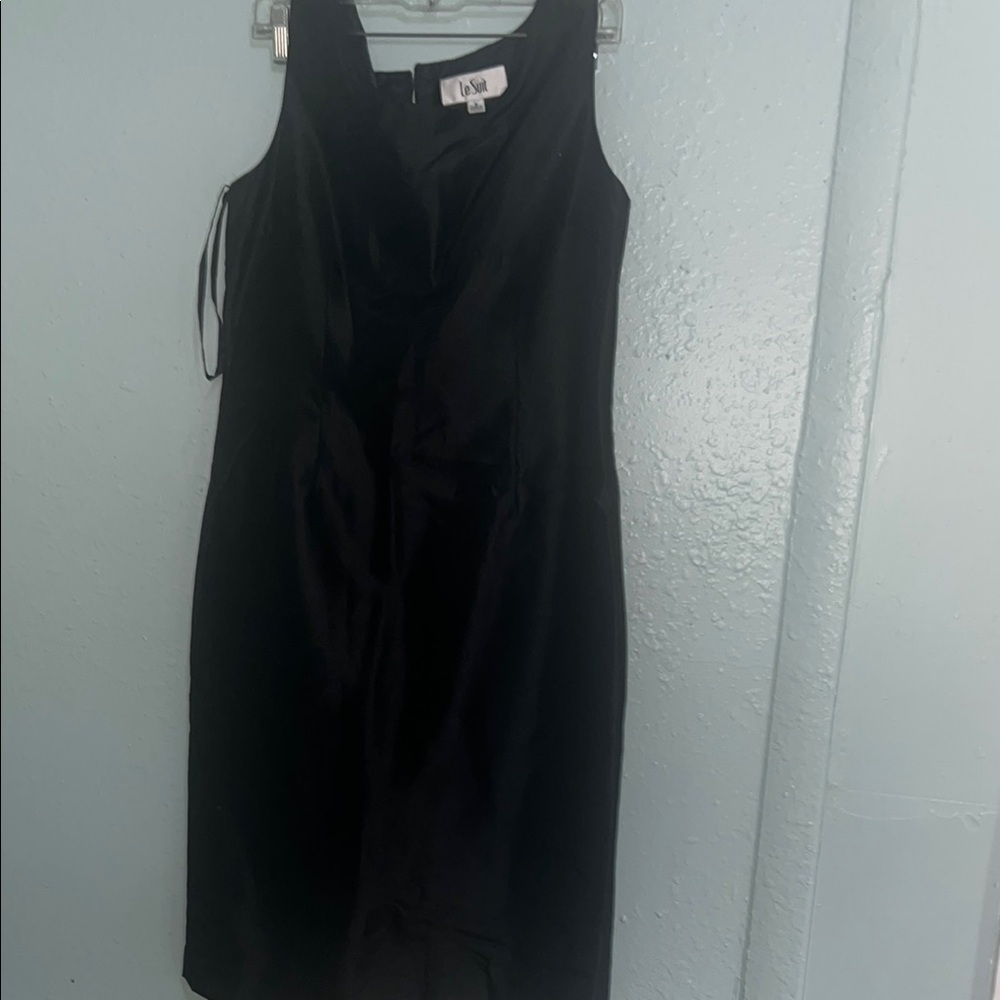 Le Suit Black Sheath Cocktail Dress